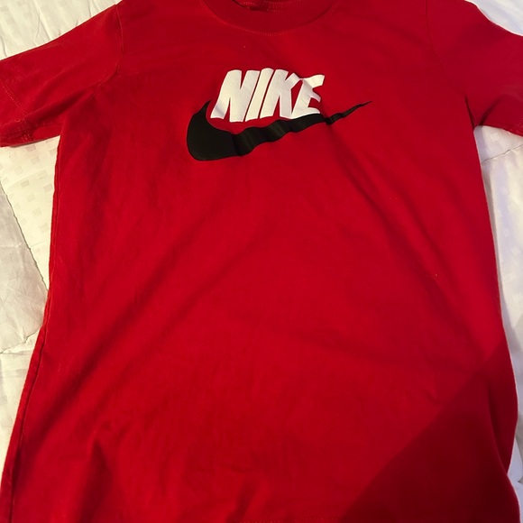 Bundle of Boys Nike Tees - Picture 12 of 12